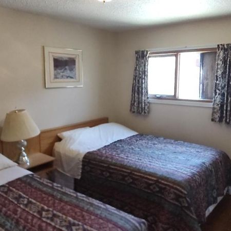 Lac Le Jeune Nature Resort Logan Lake Exterior foto
